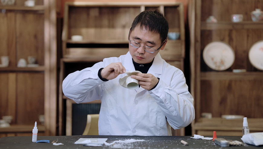 2025管家婆三肖必中码是什么,成龙洪金宝御用反派去世,经典解释落实_尊享版V13.61